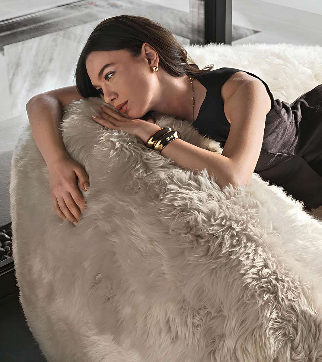 Opus_chaise_longue_australian_lamb2.jpg