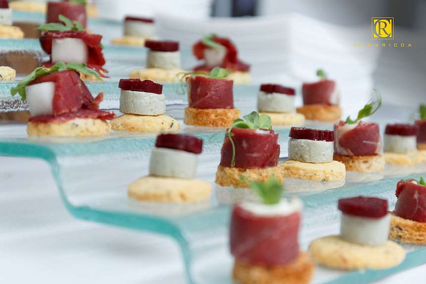 Премьера Легенды о Богатом Доме