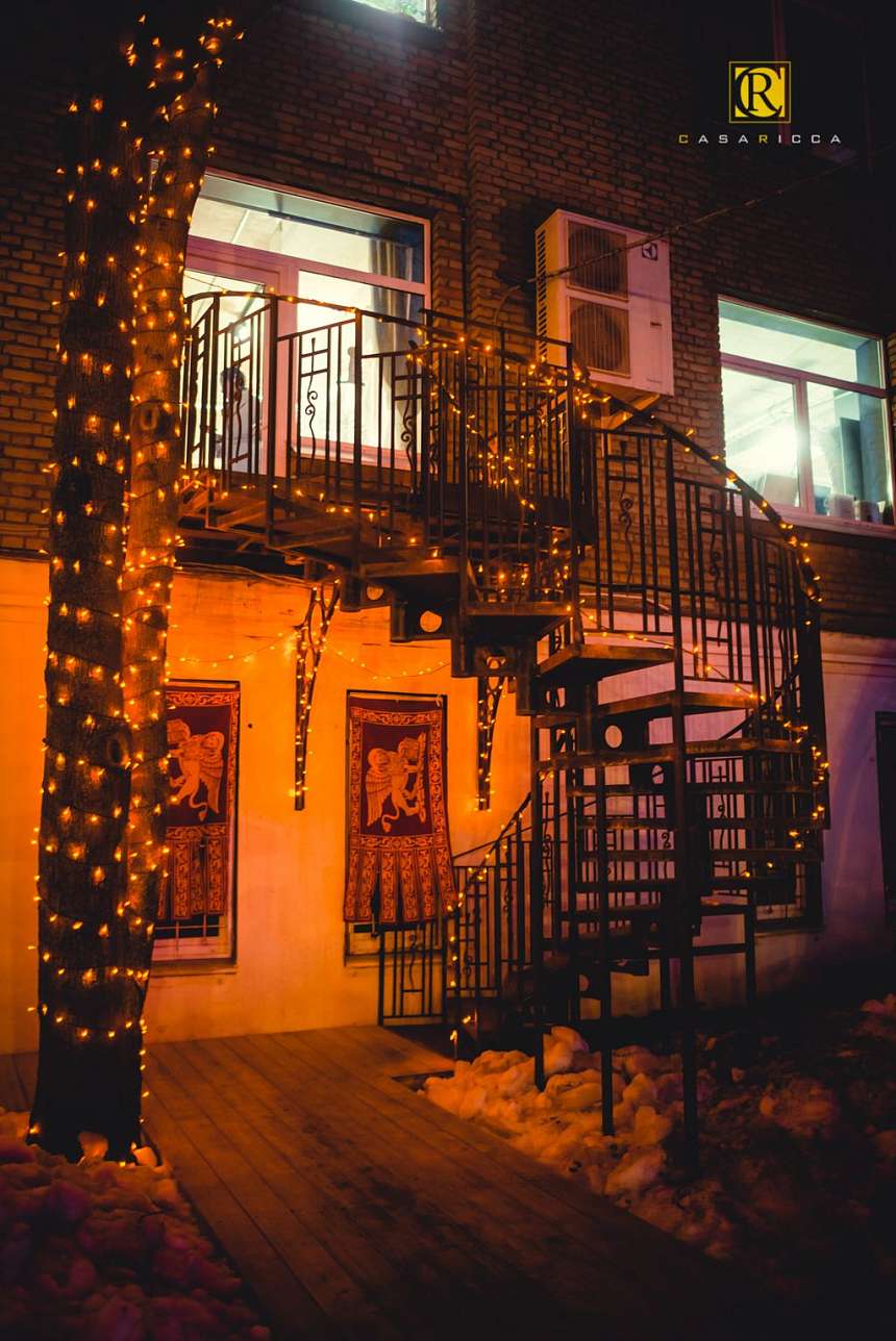 Русский блин в венецианской маске