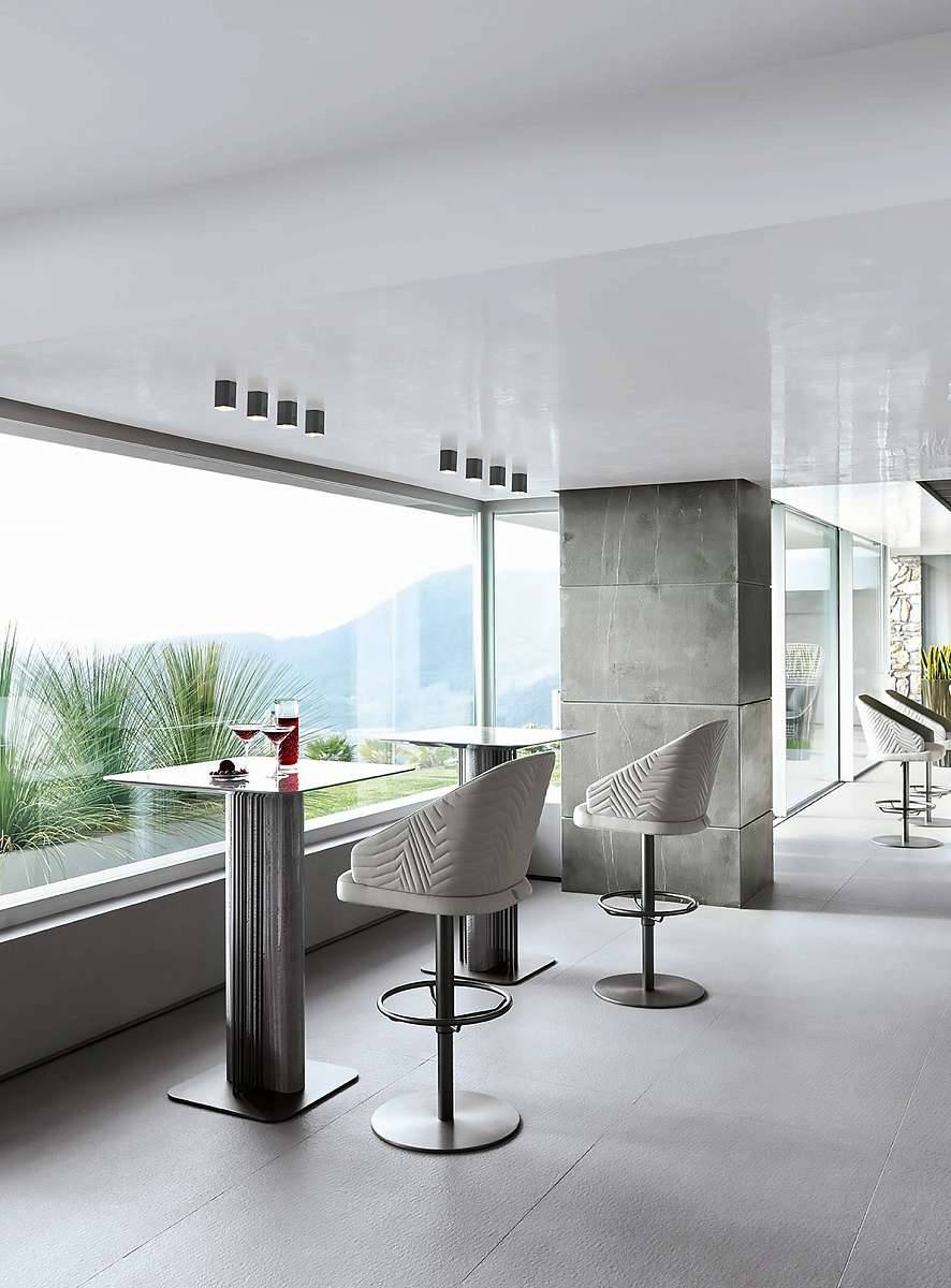 28-02-23_10030 NO MODELLA.jpg