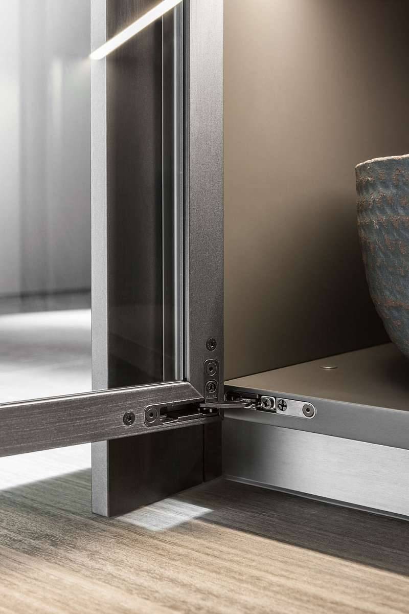 KC23_239b-AtelierColumns-VVDDoor_WEB.jpg