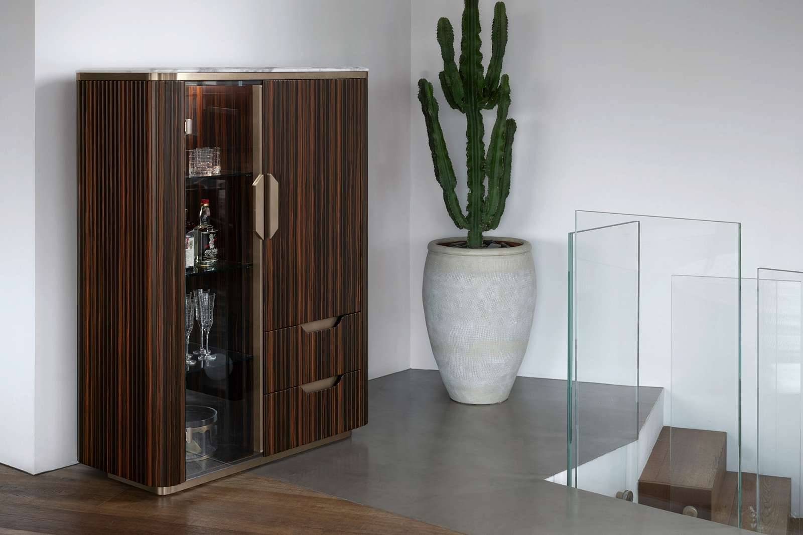 Luxor_barcabinet6.jpg