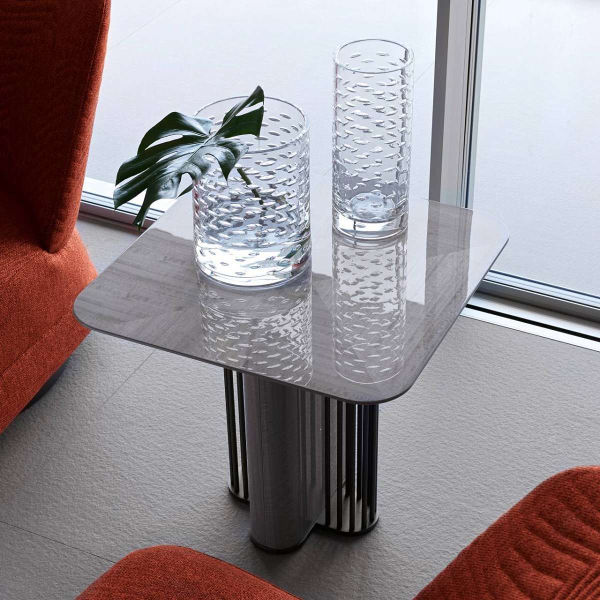 Приставной столик Moonlight