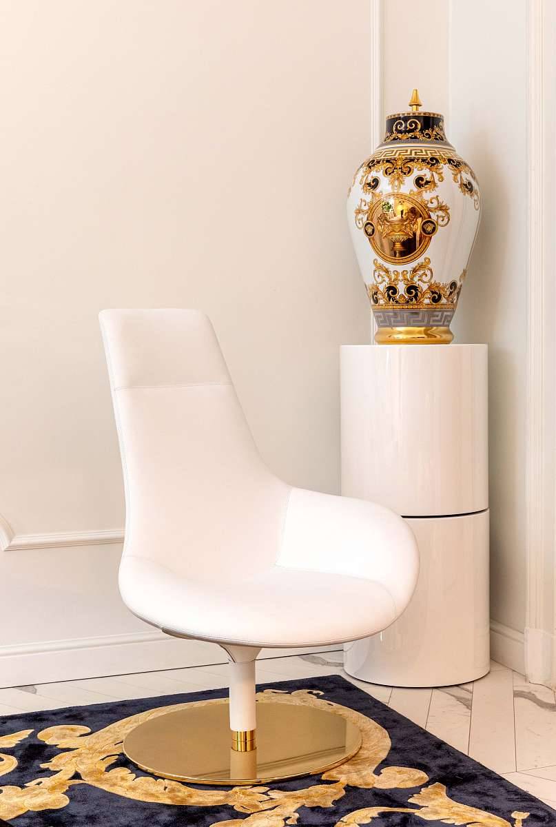 Versace-Home-Venus-armchair-2-1.jpg