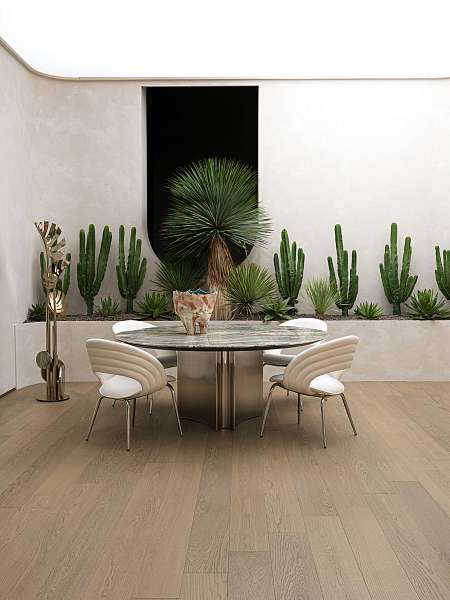Visionnaire_KerwanRoundDehors_room_00.jpg
