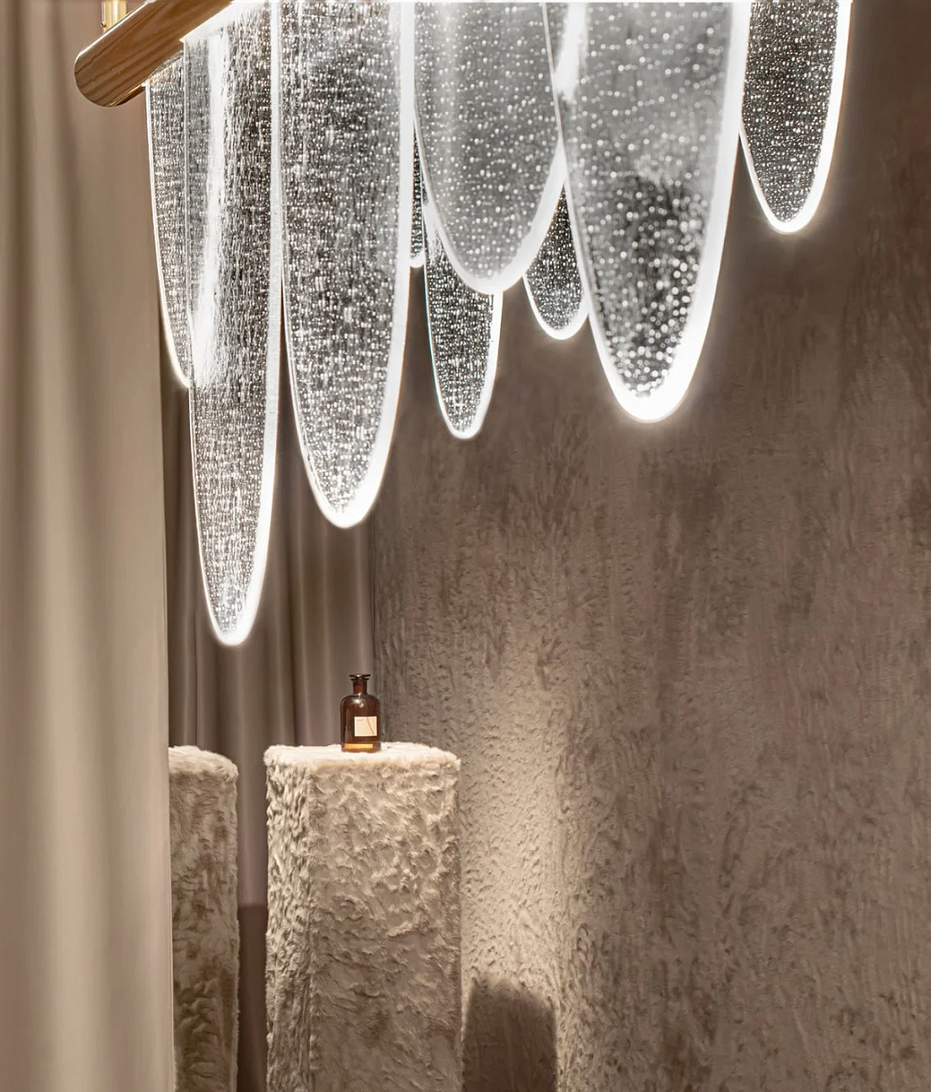 Visionnaire_parade_chandelier4_dd549cc340.jpg