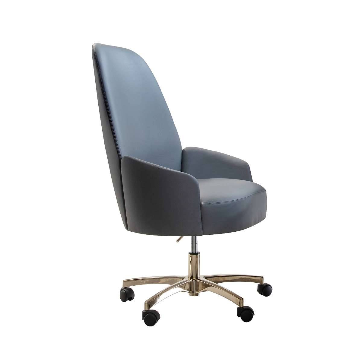 Офисное кресло руководителя Charisma