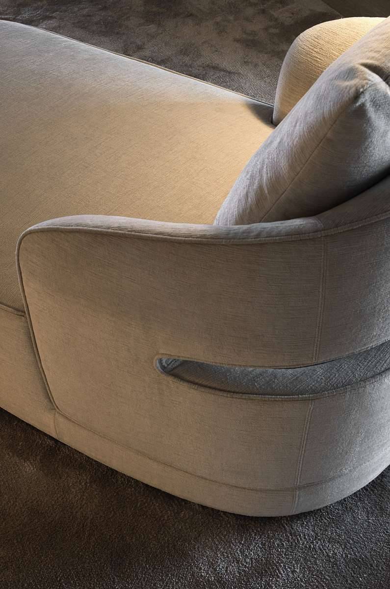 Lucio_Armchair_03.jpg
