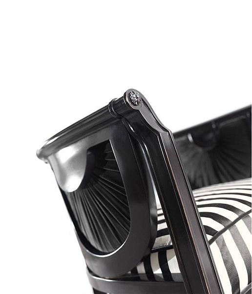 GIANFRANCO-FERRE-HOME_HUG_armchair_01.jpg