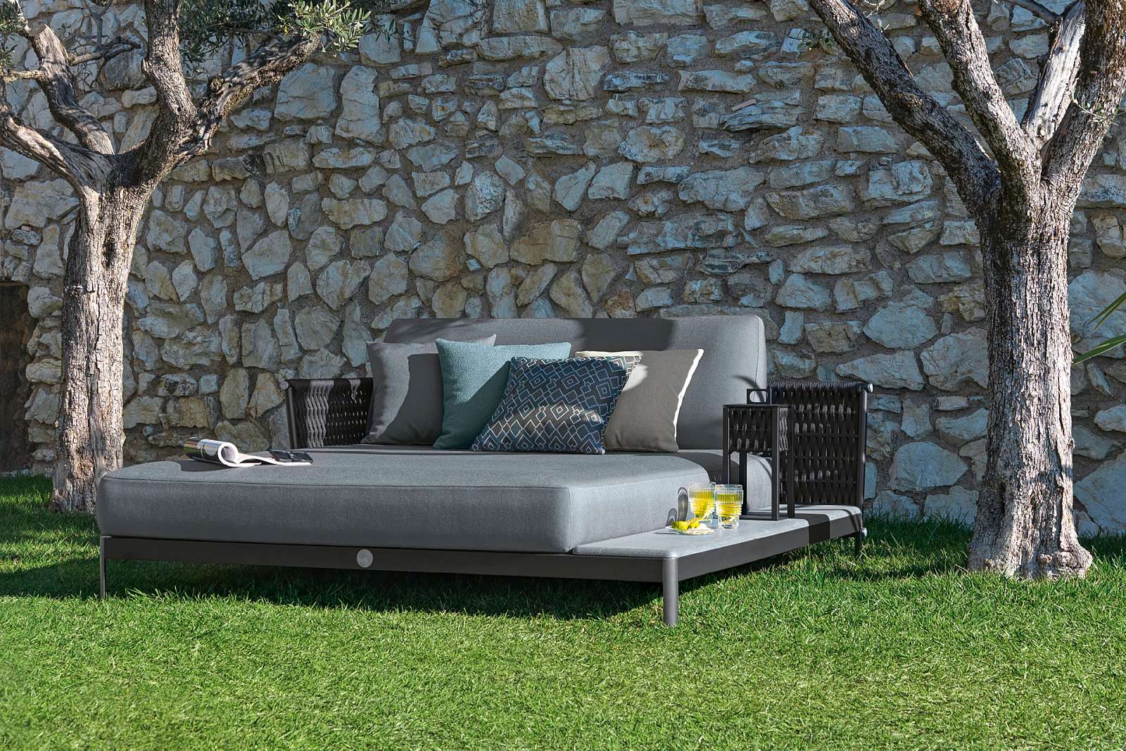 outdoor_chaiseLongue8.jpg