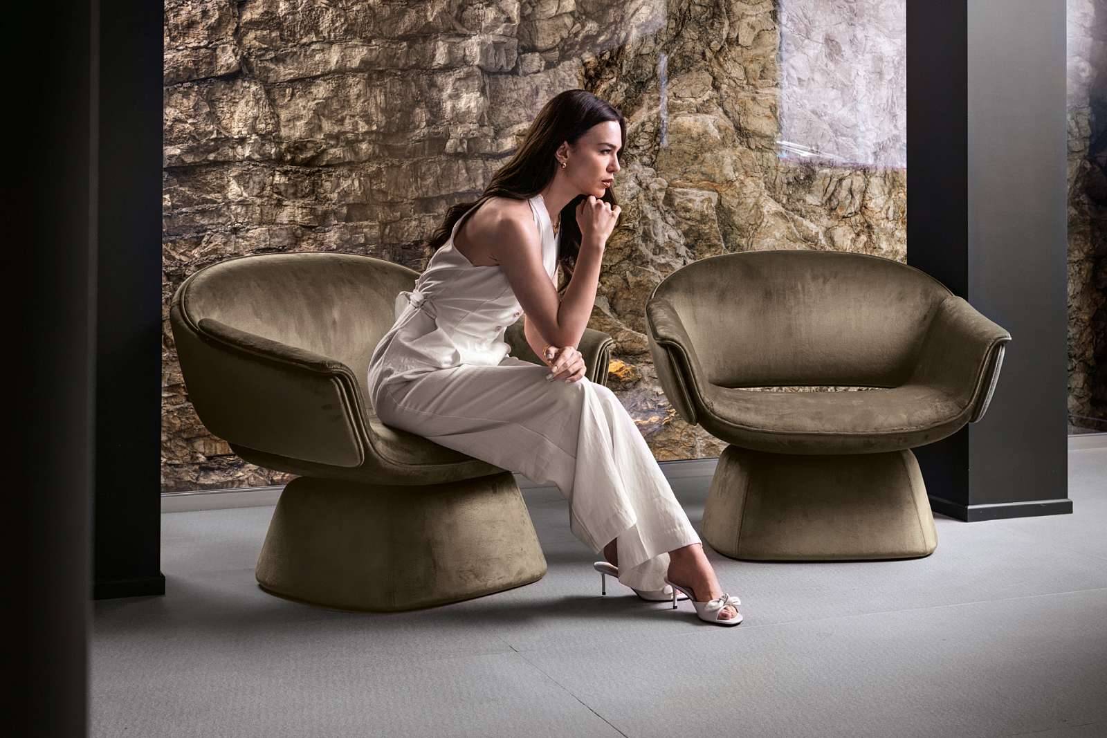 Opus_occasionalChiar_swivel6-1.jpg
