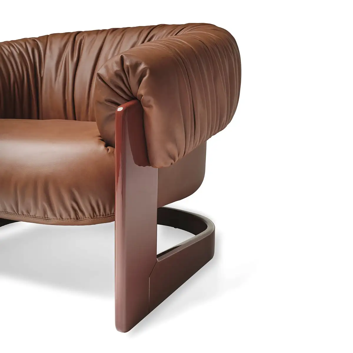 Visionnaire_Hampshire_Armchair_2031_cef2fd689a.webp