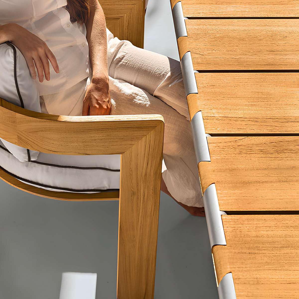 outdoor_table3.jpg